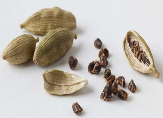 how to use cardamom pods