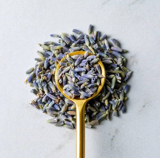 Organic Lavender Flowers – Versatile for Sweet & Savory Dishes